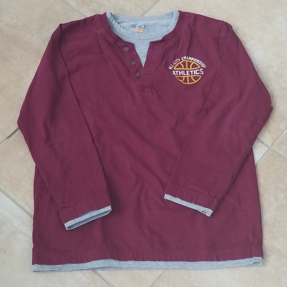 Children place burgandy & grey basketball henley L